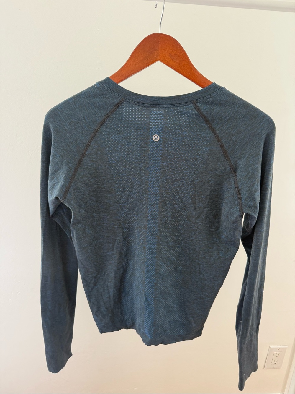 Lululemon swiftly 2.0 blue race length size 10